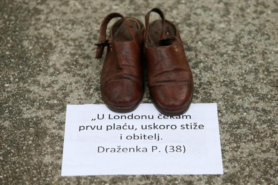  Na Zrinjevcu održan prosvjed i performans SSSH-a Reci to cipelama AGENCIJA