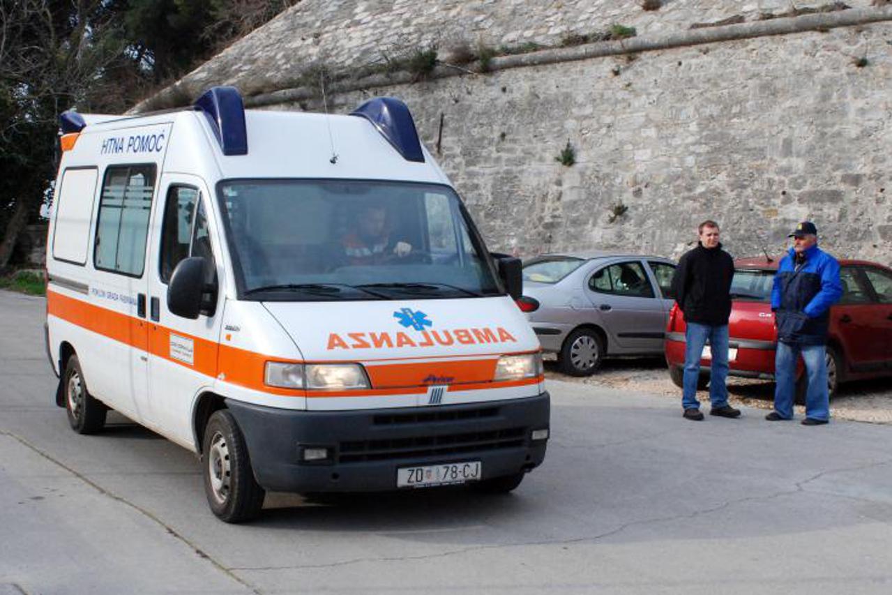 Hitna pomoć prosvjed Zadar (1)