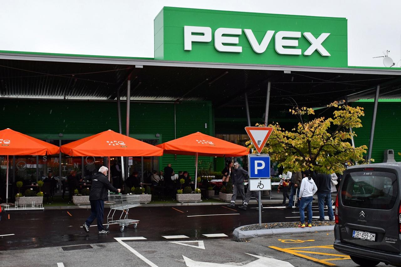 Trgovački lanac Pevex otvorio novu poslovnicu u Slavonskom Brodu