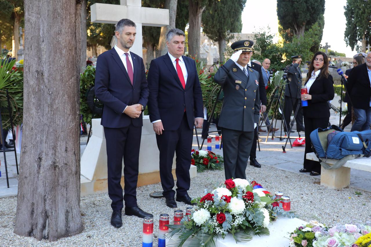 Iako nije pozvan, predsjednik Milanović u Dubrovniku je odao počast poginulim braniteljima povodom obilježavanja 30. obljetnice oslobađanja juga Hrvatske