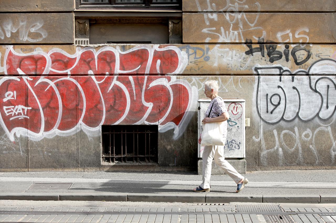 Zagreb: U Vodnikovoj i dalje ništa od uklanjanja grafita