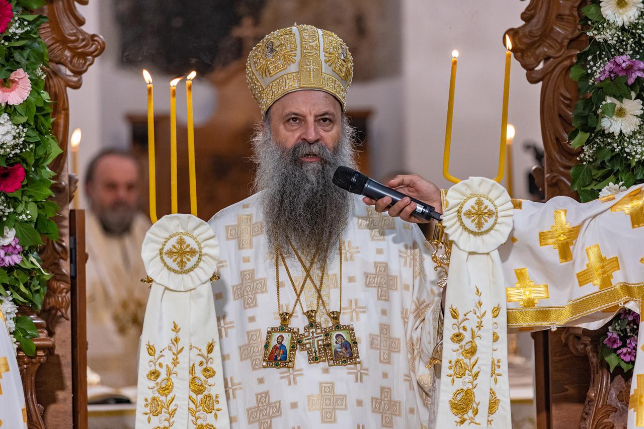 Vukovar: Porfirije, patrijarh Srpske pravoslavne crkve, stigao u crkvu  Sv. Nikolaja Mirlikijskog
