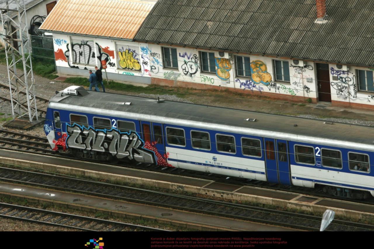 '19. 04. 2009., Zagreb, Hrvatska, - Panorama grada Zagreba. Pogled na vlak na zapadnom kolodvoru. Photo: Goran Jakus/24sata'