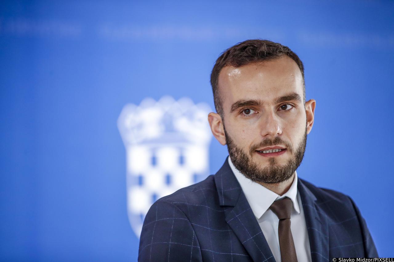 Zagreb: Ministar Aladrović obratio se medijima nakon sjednice Vlade