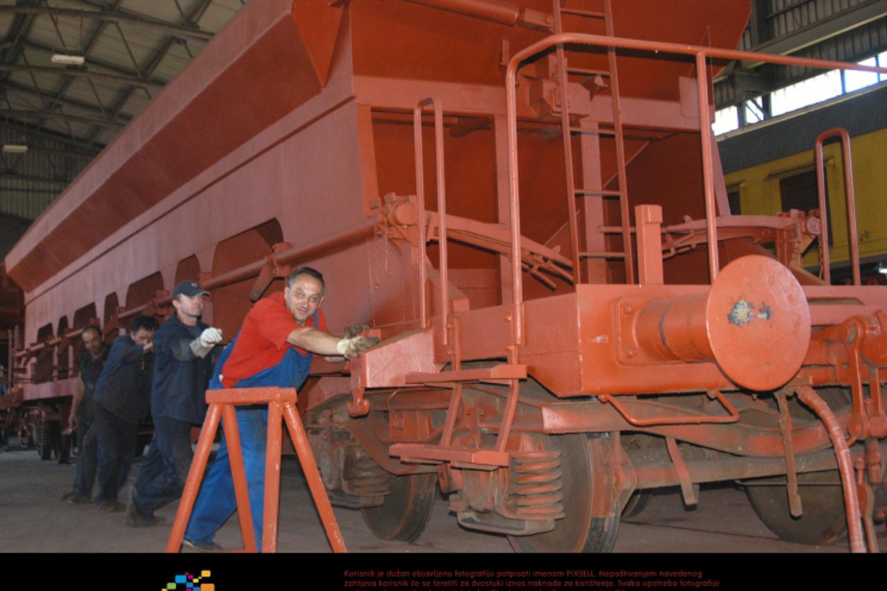 '01.06.2010., Bjelovar - Na tiskovnoj konferenciji u Remontu zeljeznickih vozila Bjelovar upozorili kako bi Ina mogla preseliti u Madjarsku poslove odrzavanja zeljeznickih cisterni, a cime bi samo bje