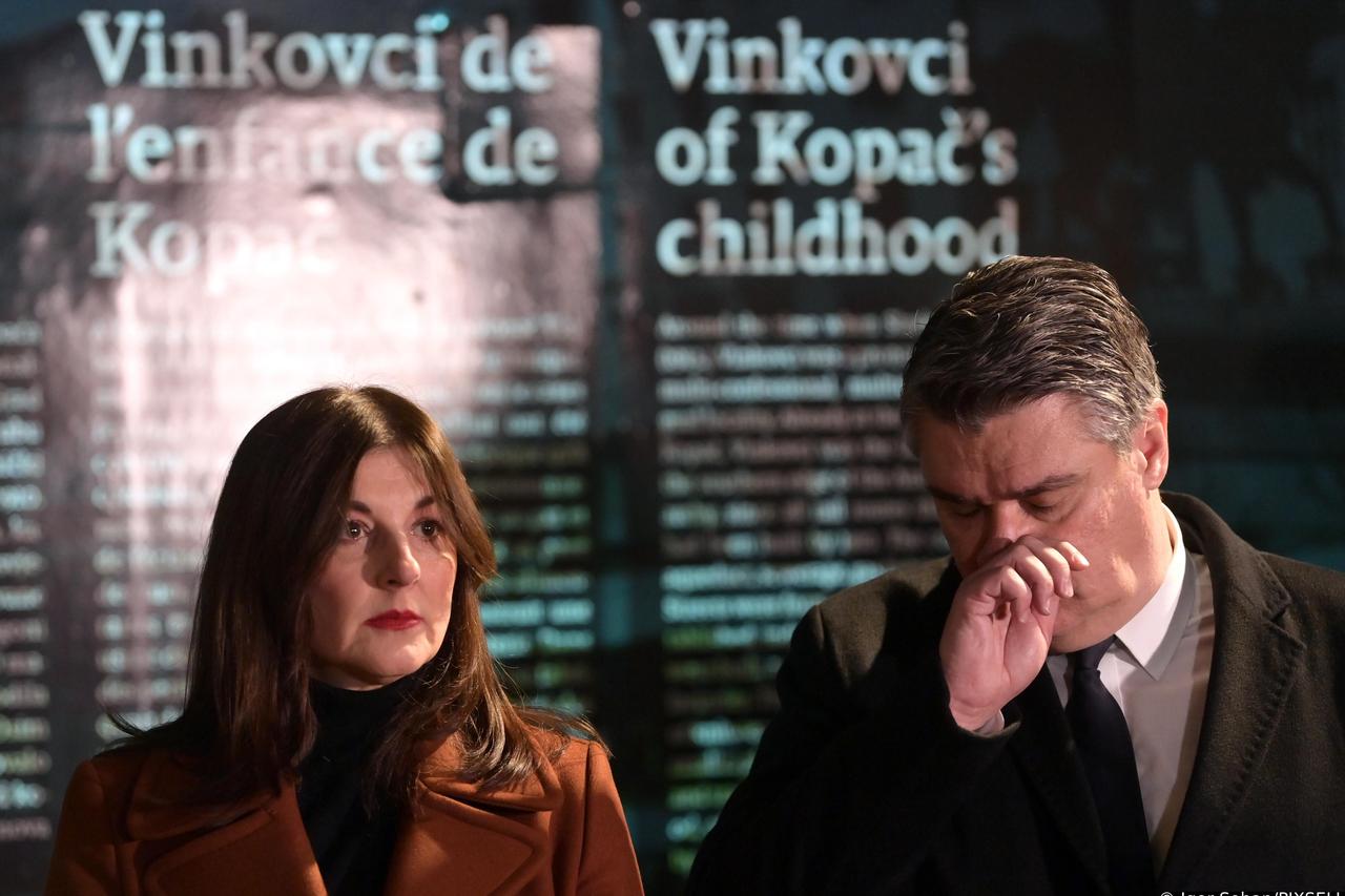 Zagreb: Predsjednik Milanović u društvu supruge Sanje obišao izložbu "Kopač"