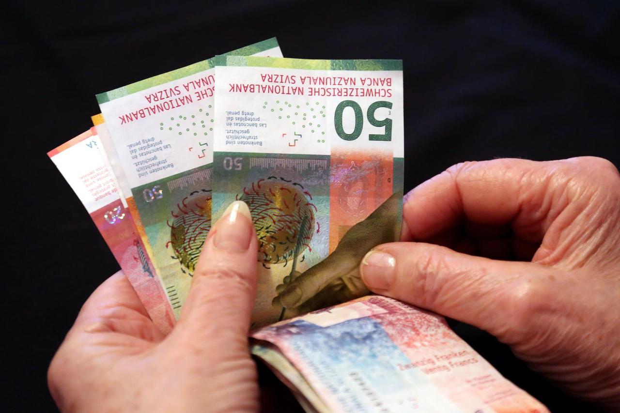 Tijekom 2018. godine Švicarska je pustila u opticaj nove papirnate novčanice švicarskog franka