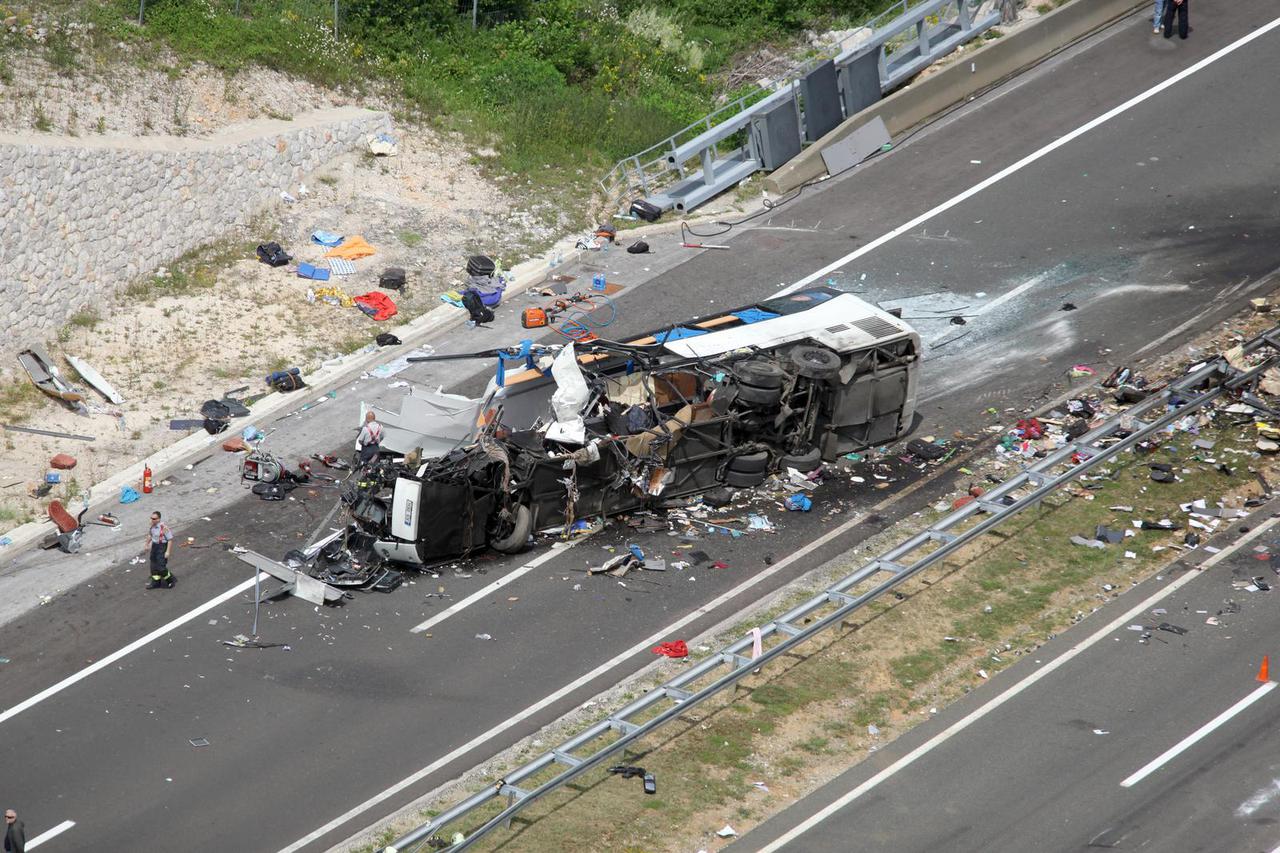 Gospi?: Fotografije prometne nesre?e na autocesti A1 snimljene iz zraka 