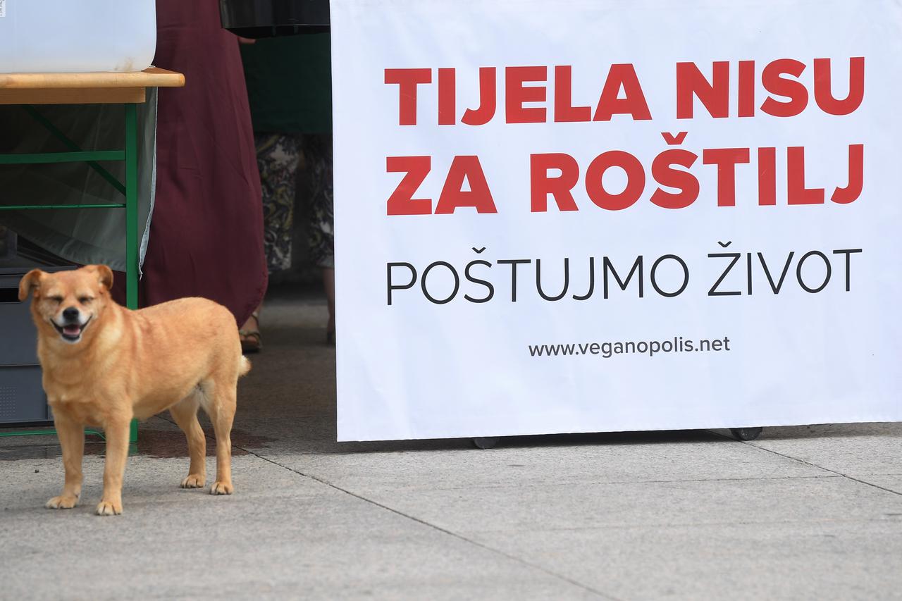 Zagreb: Prijatelji životinja na Trgu pripremali veganski burger