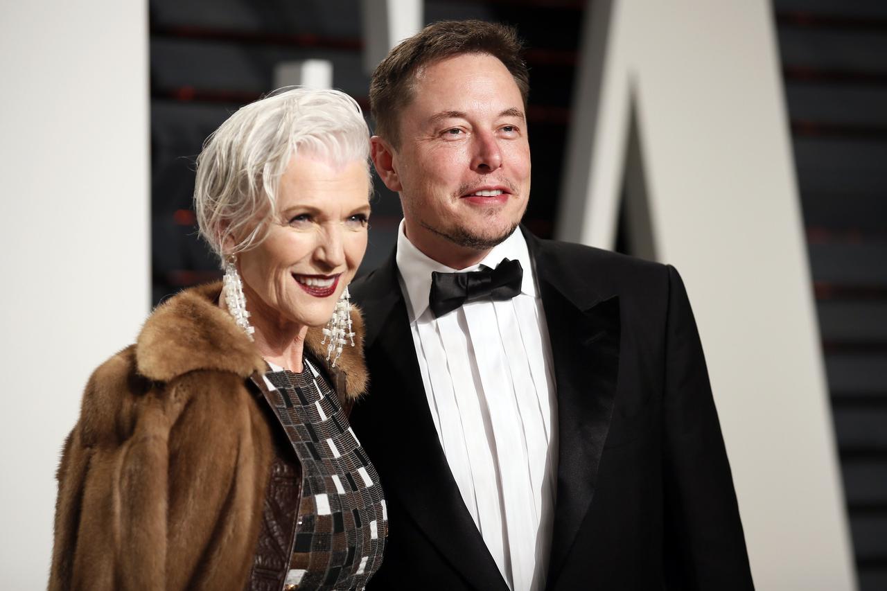 Elon Musk s majkom Maye
