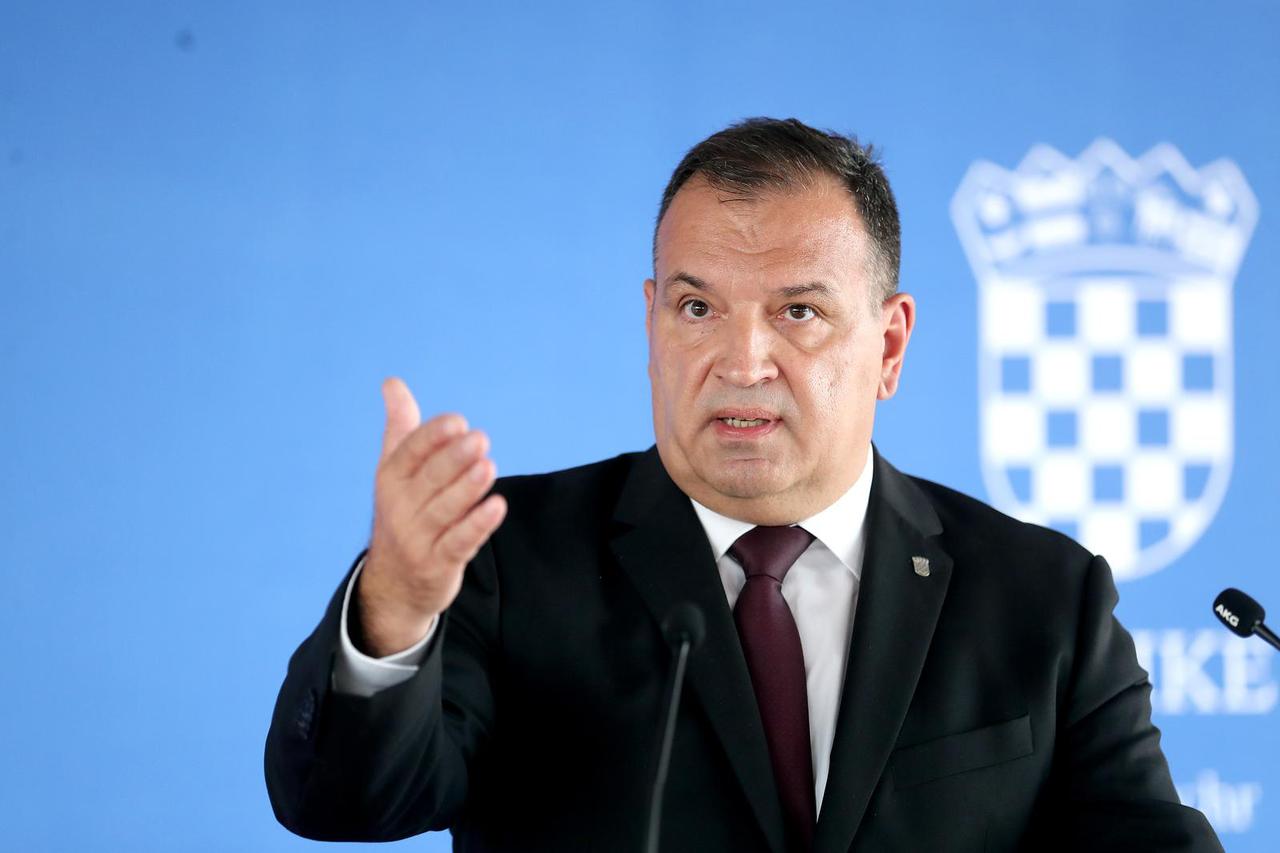 Zagreb: Ministar Vili Beroš obratio se medijima nakon sjednice Vlade RH