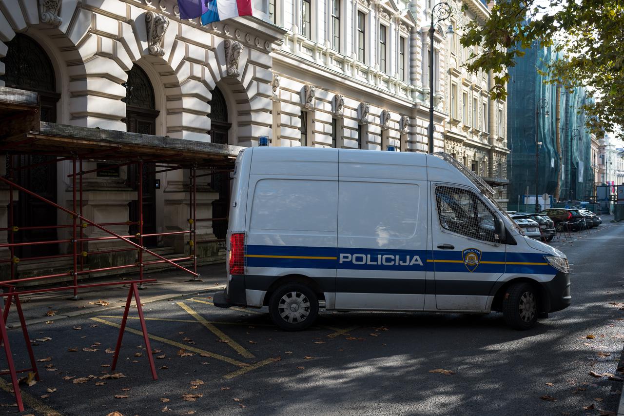 Zagreb: Privođenje osobe osumnjičene za ubojstvo u naselju Prečko