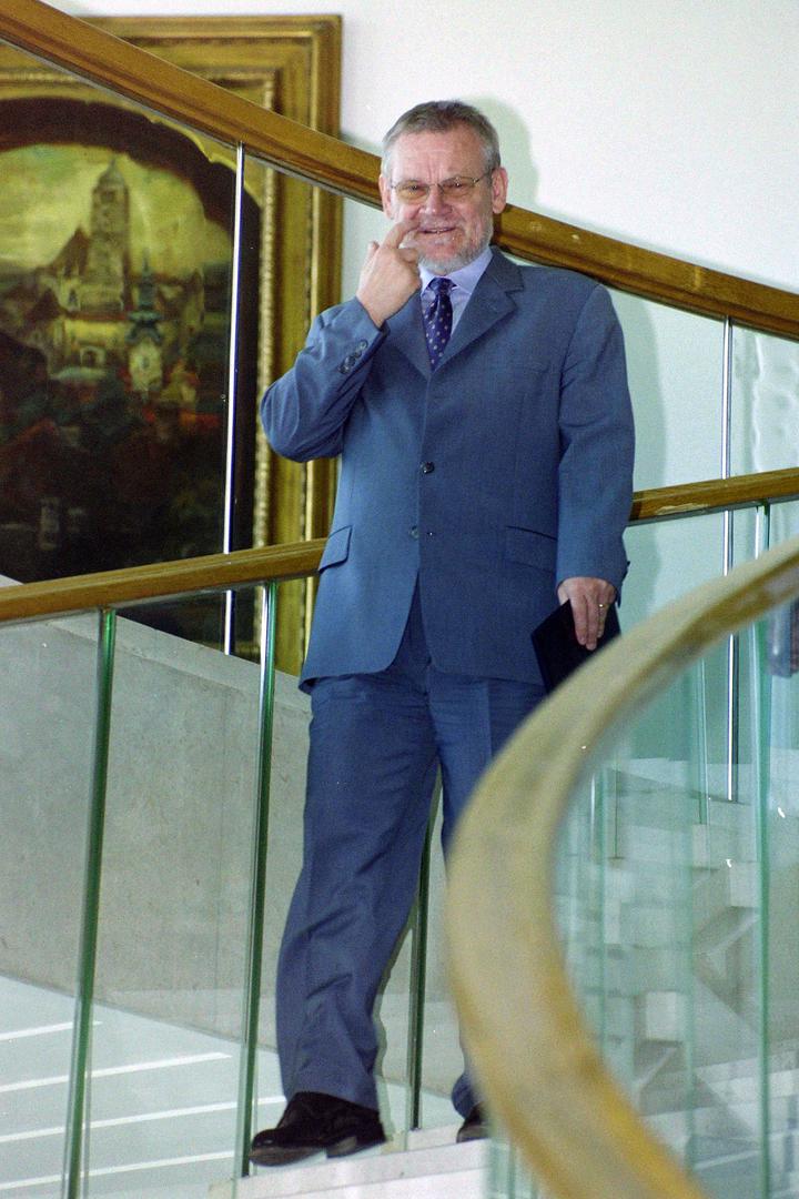 Veliki uzlet SDP ostvaruje na izborima 2000. godine nakon kojih njegov predsjednik Ivica Račan postaje predsjednik Vlade. U tom su 4. sazivu SDP-ovci u Zastupničkom domu imali 44 zastupnika.
