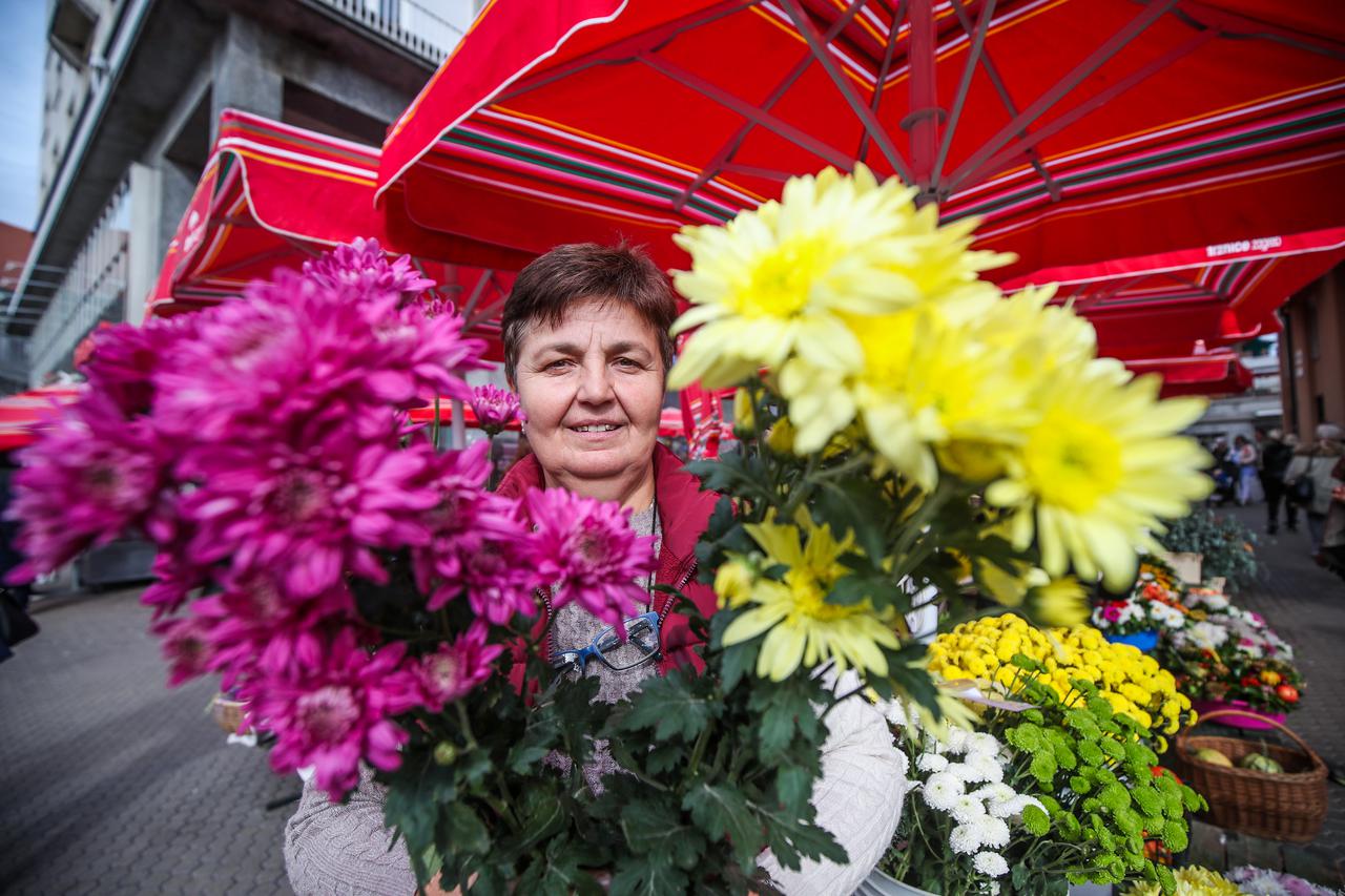 Zagreb: Ponuda cvijeća i lampiona, povodom blagdana Svih Svetih