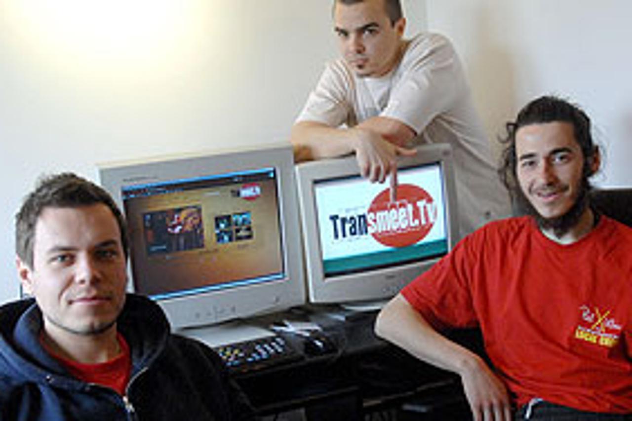 Pioniri internetske televizije u svom malom studiju