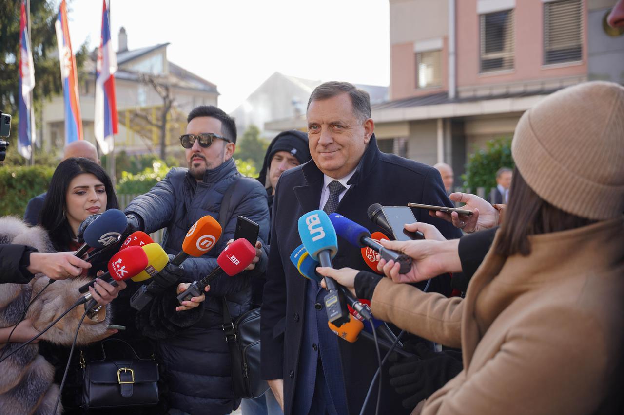 Banja Luka: Milorad Dodik pred svima zaokružio  Srpsku naprednu stranku Aleksandra Vučića 