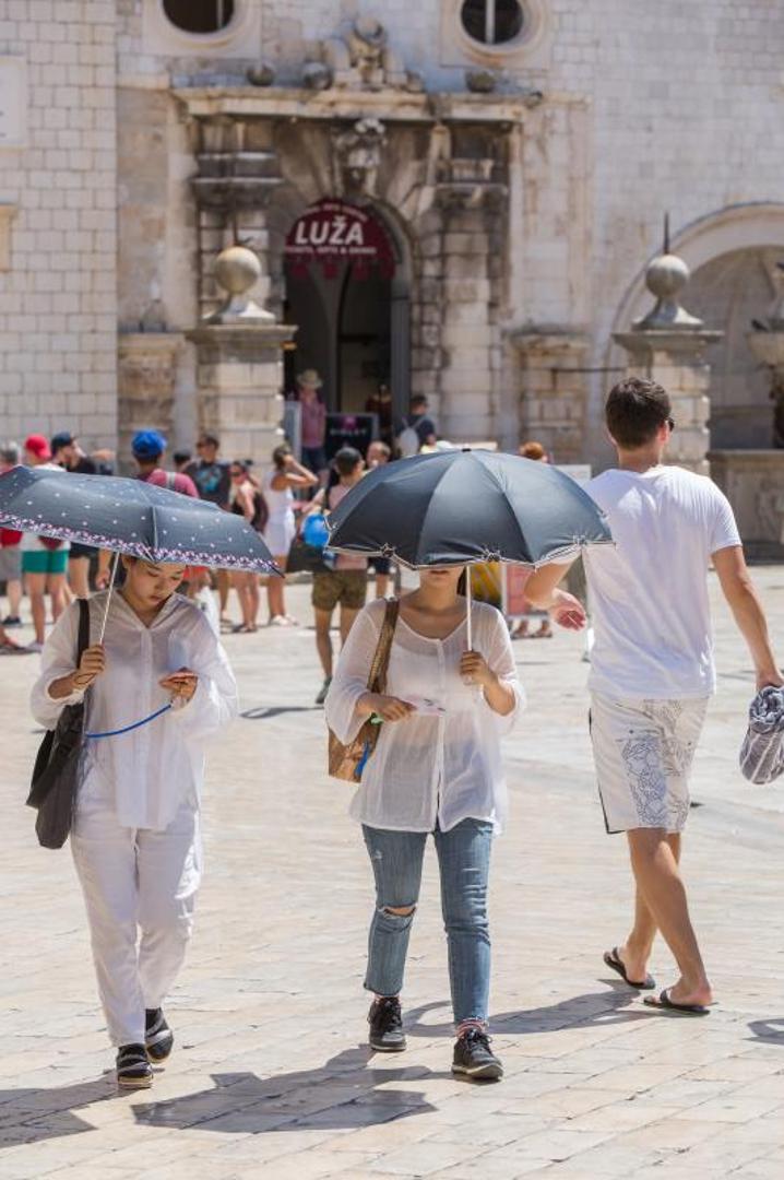 Podsjetimo, u 8 sati ujutro u Dubrovniku je zabilježeno 32 stupnja!