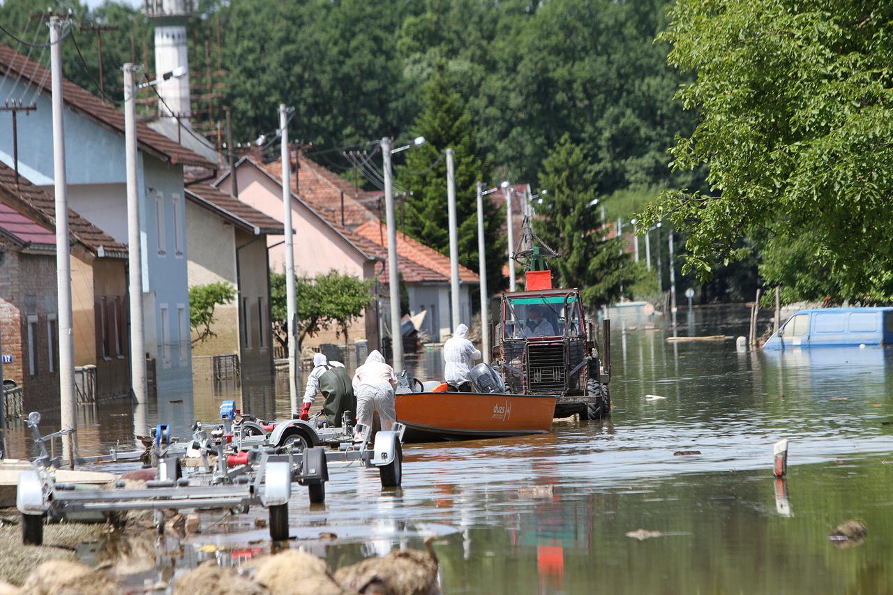 29.05.2014., Gunja - Posljedice katastrofalne poplave koja je pogodila Bosnu i Hercegovinu, Hrvatsku i Srbiju. Photo: Marko Mrkonjic/PIXSELL