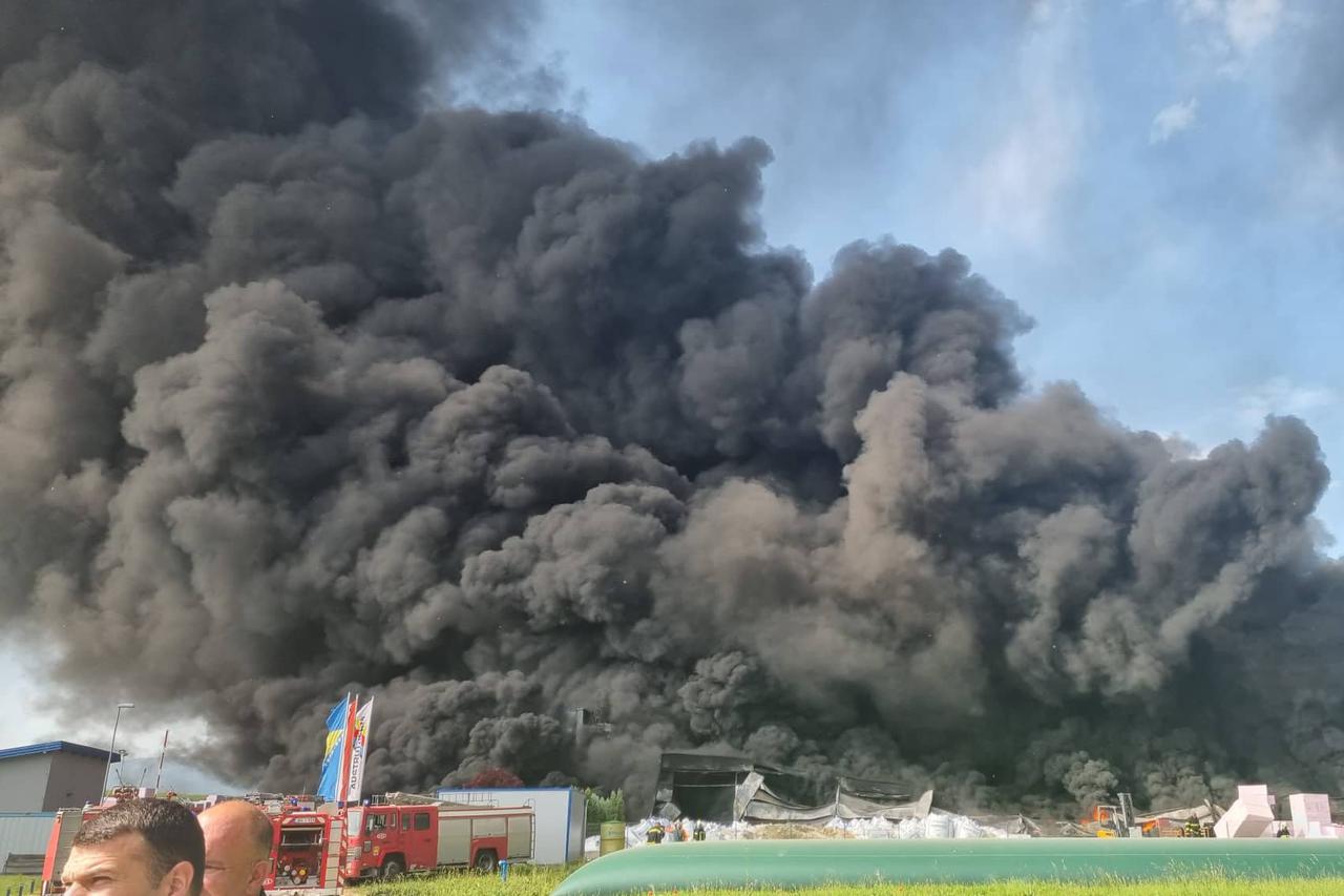 Veliki požar tvornice u Bihaću