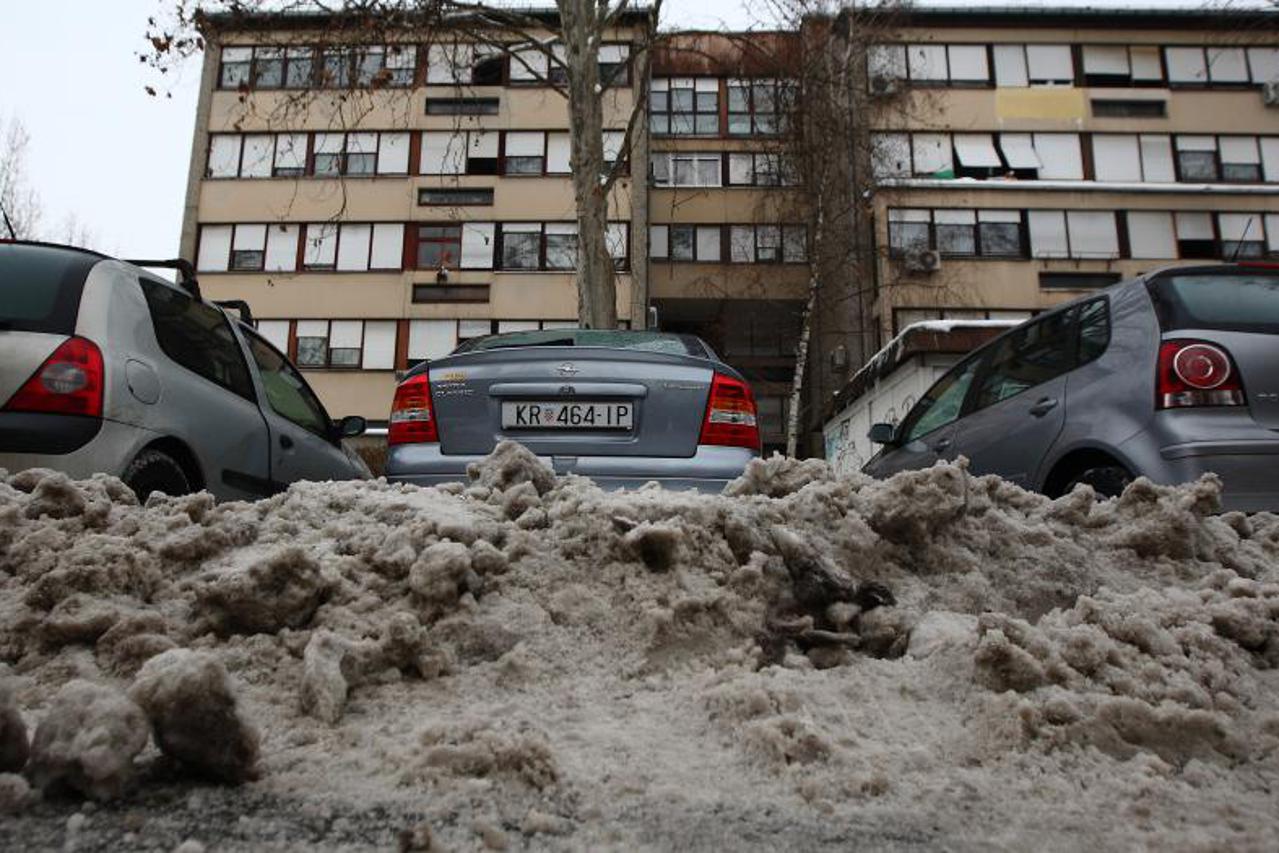 zagreb, parking, snijeg (1)