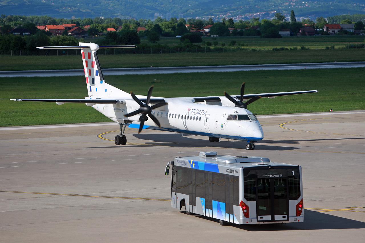 13.05.2013., Zagreb, Pleso - Slijetanje zrakoplova Bombardier Dash 8 Q400 hrvatske avionske kompanije Croatia Airlines. Photo: Borna Filic/PIXSELL