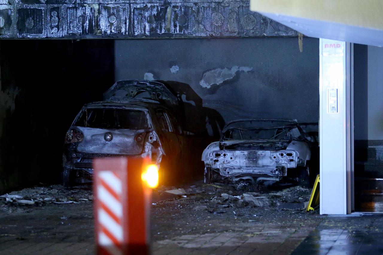 Izgorjeli automobili u požaru na Gračanskoj cesrti