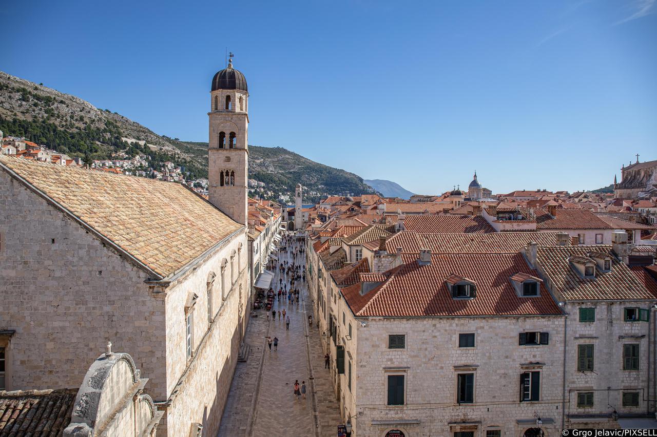 Prekrasne vizure suncem okupanog Dubrovnika  