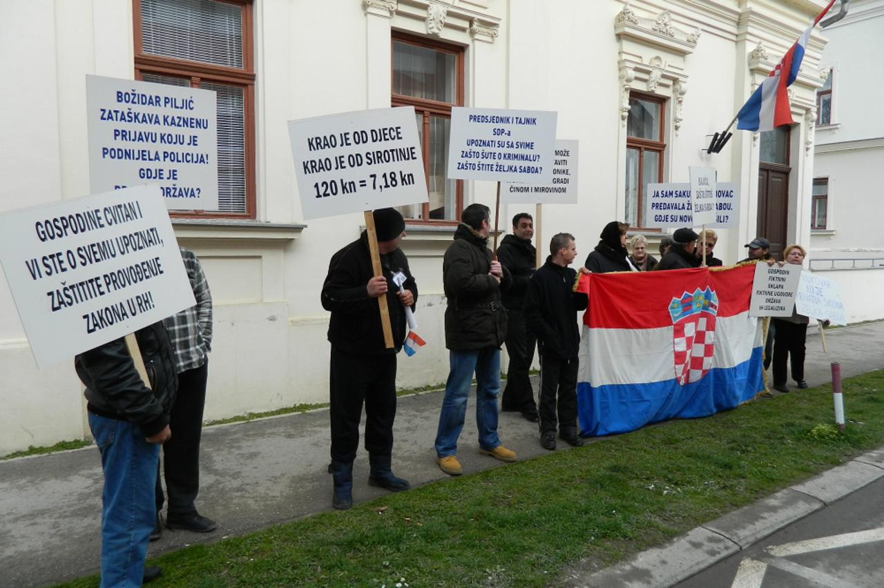 Prosvjednici u Vukovaru (1)