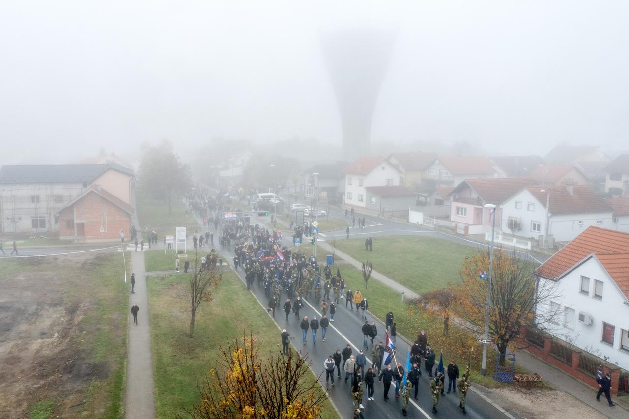 Fotografije snimnjenje iz zraka Vukovara na Dan sjećanja na žrtvu Vukovara i Škabrnje