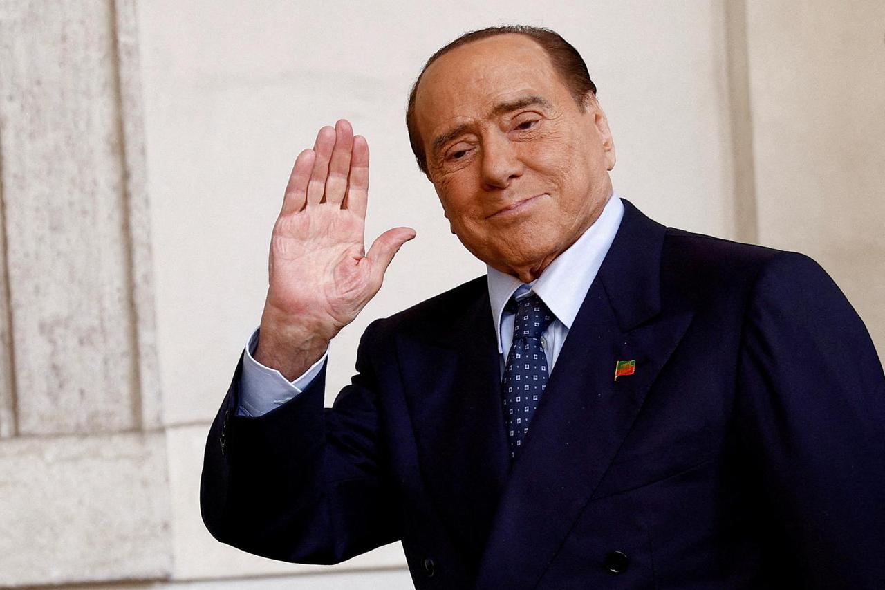 FILE PHOTO: L'ex premier e leader di Forza Italia Silvio Berlusconi davanti al Palazzo del Quirinale a Roma