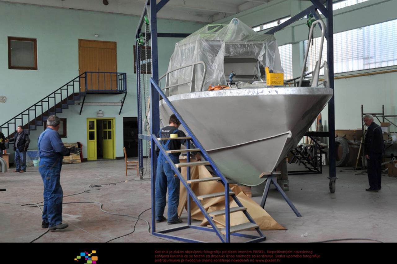 \'11.04.2012., Varazdin - Obiteljska tvrtka Adriatic workboats vlasnika Damira Kralja izradjuje radne brodove. Upravo je zavrsen i brod za nacionalni park Mljet Photo: Marko Jurinec/PIXSELL\'