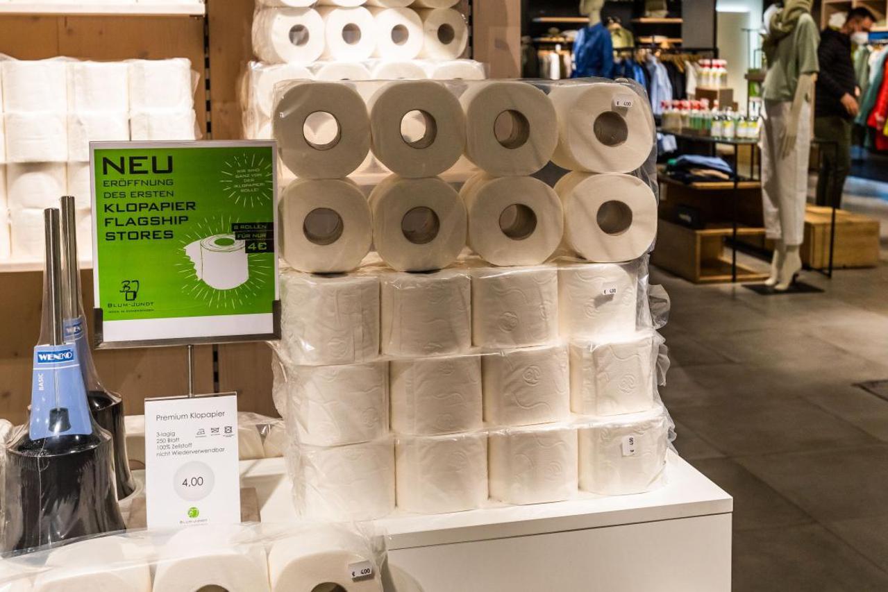 Coronavirus - Fashion house becomes toilet paper flagship store