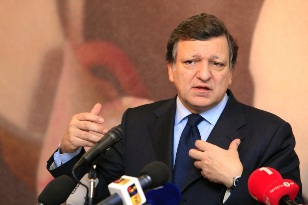 \'European Comission\'s president Jose Manuel Durao Barroso speaks to journalists during a joint press conference with the President of Madeira\'s Regional Government Alberto Joao Jardim (unseen) at F