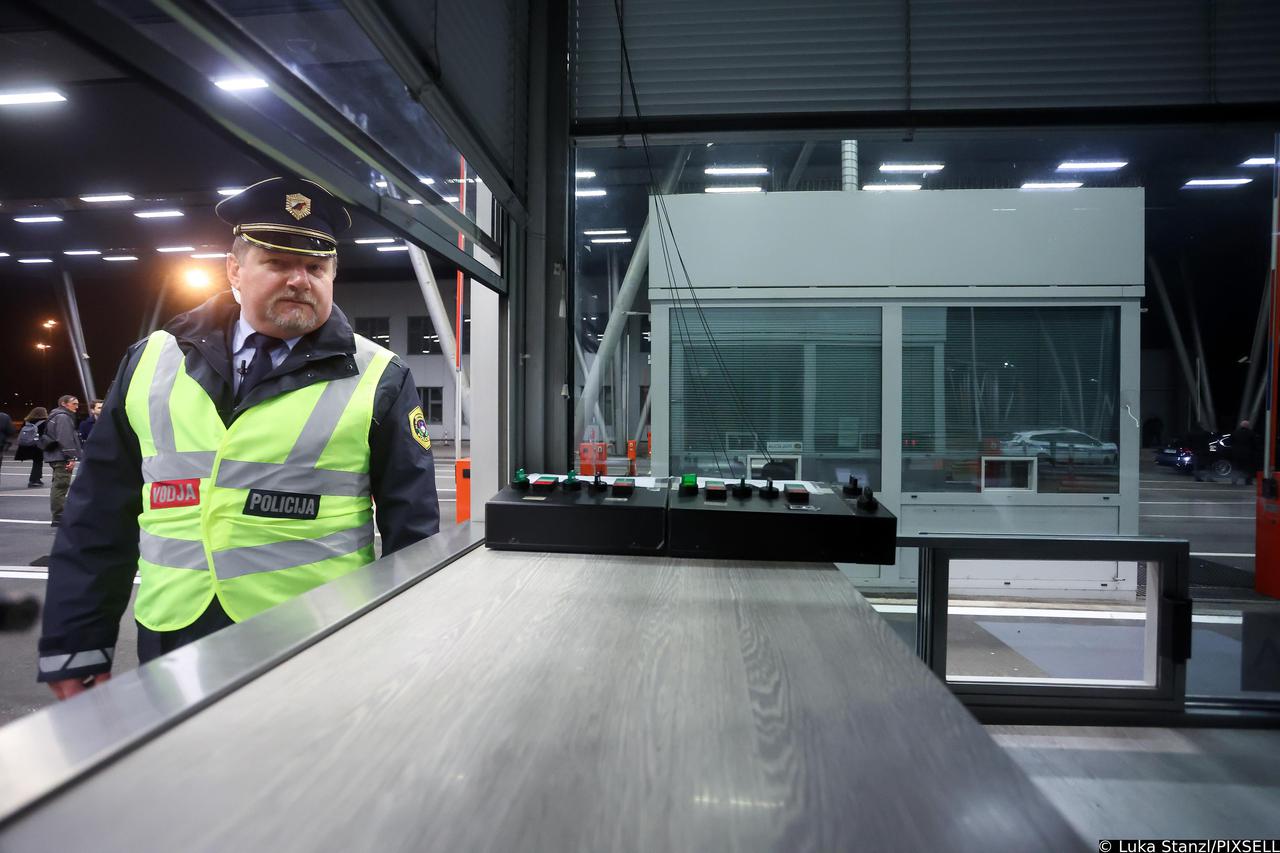Slovenska strana graničnog prijelaza Bregana nakon ulaska Hrvatske u Schengen
