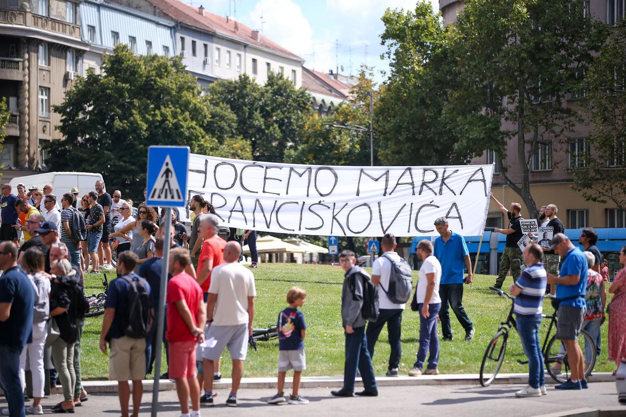 Zagreb: Održan prosvjed "Dajemo vam otkaz" ispred sjedišta HDZ-a 