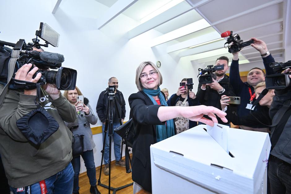 Zagreb: Sandra Benčić glasovala na parlamentarnim izborima
