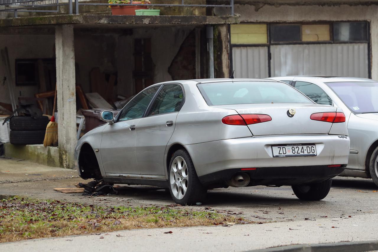 Zagreb: Mehaničar poginuo nakon što je na njega s dizalice pao automobil
