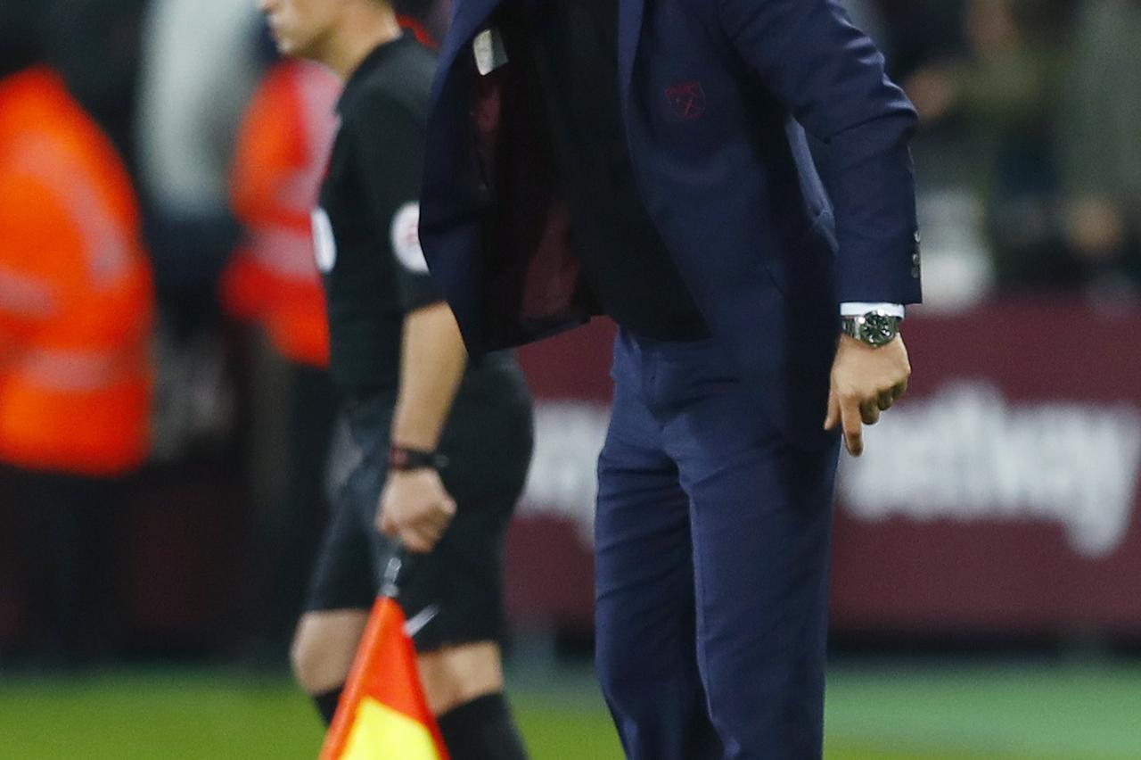 Football Soccer Britain - West Ham United v Chelsea - EFL Cup Fourth Round - London Stadium - 26/10/16 West Ham United manager Slaven Bilic  Reuters / Eddie Keogh Livepic EDITORIAL USE ONLY. No use with unauthorized audio, video, data, fixture lists, club