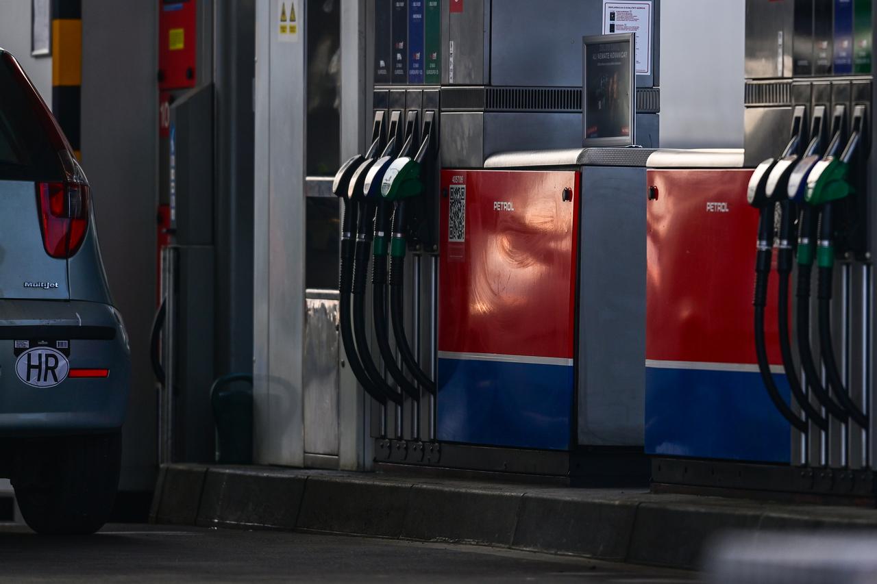 Zagreb: Ponovno poskupljenje goriva za motorna vozila tjera građane na nove načine prijevoza