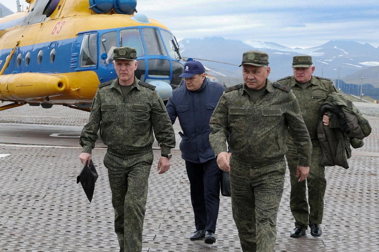 Russia's Defence Minister Sergei Shoigu inspects remote Arctic garrisons