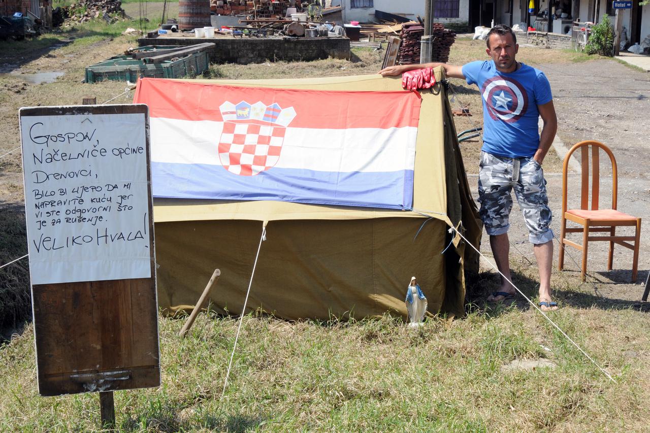 Prosvjed Mije Župarića iz Posavskih Podgajaca zbog pogrešne procjene štete