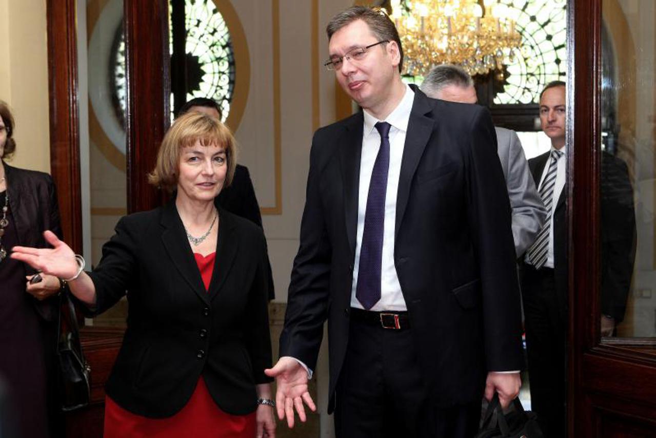 Vesna Pusić, Aleksandar Vučić