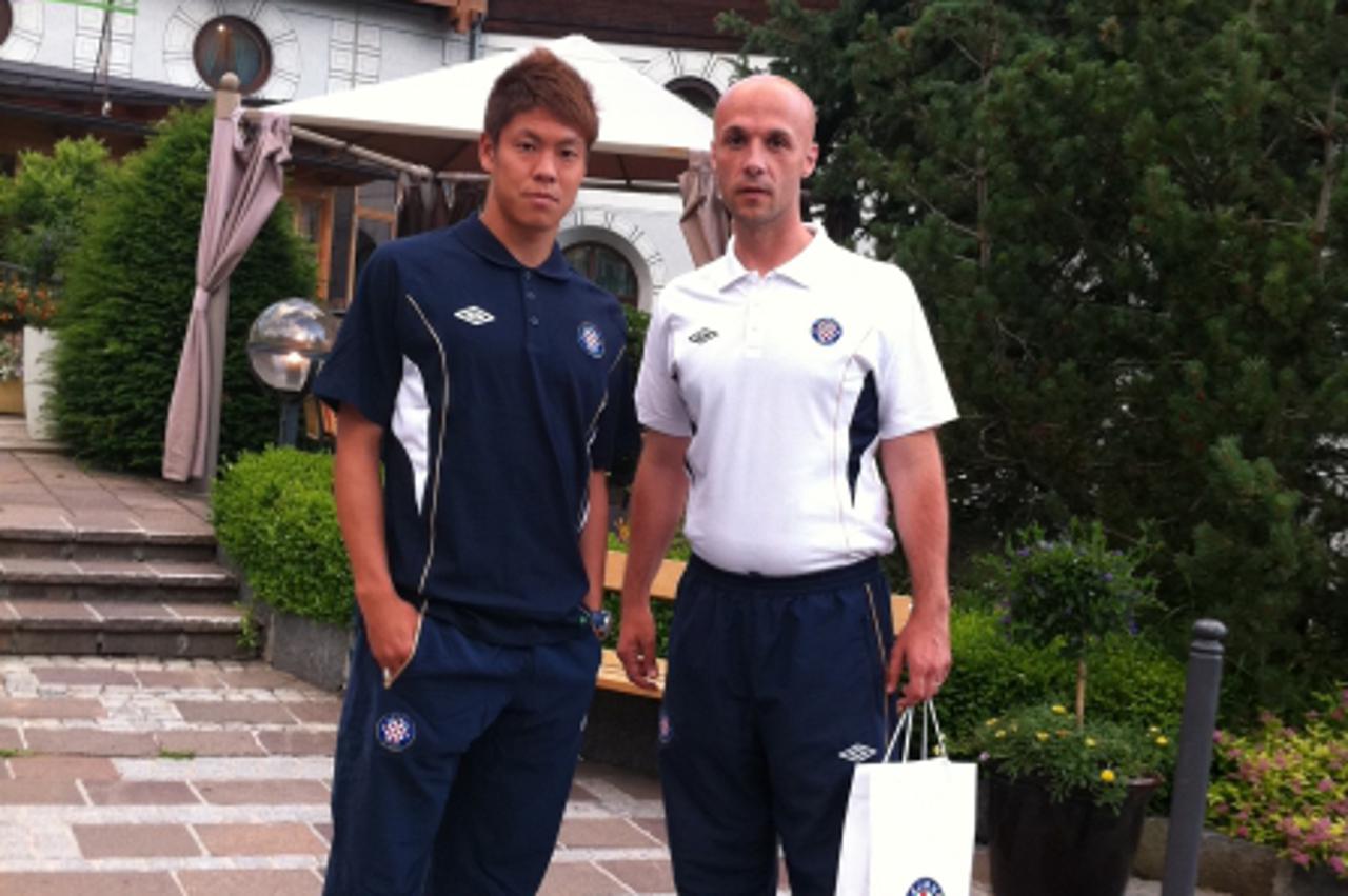 \'Japanski reprezentativac Masahiko Inoha stigao je veceras u Hajdukovu bazu u Bad Kleinkirchheim. U srijedu ujutro odradit ce prvi trening...\'