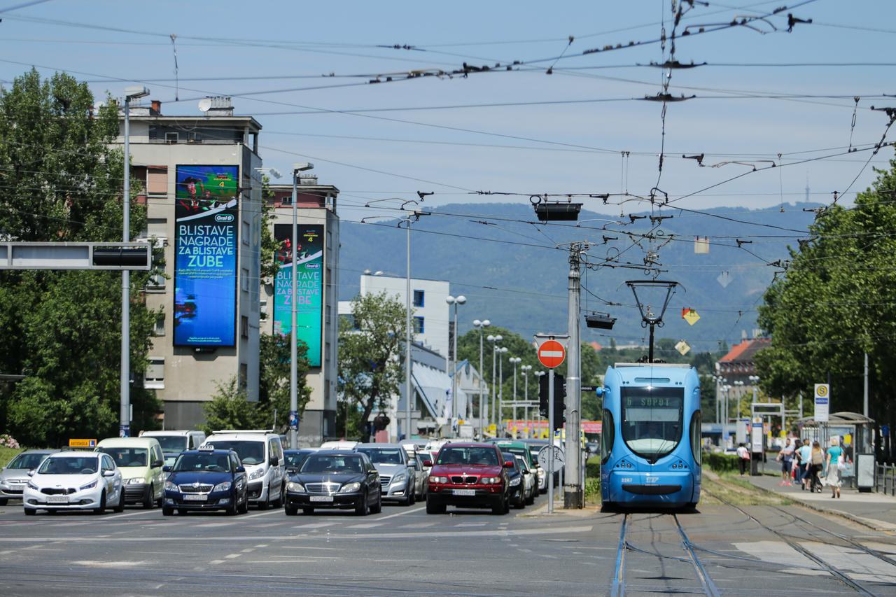 Zagreb: Promet na križanju Vukovarske i Držićeve