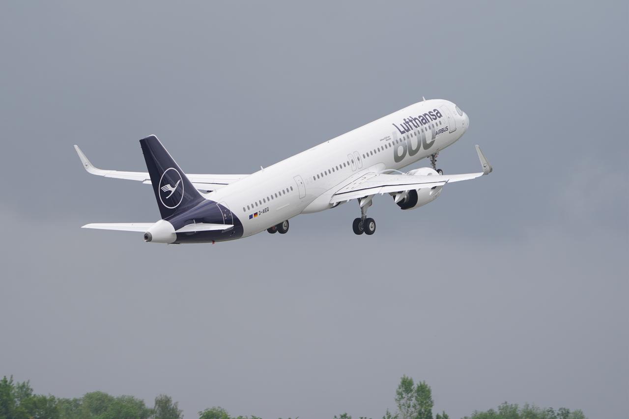 Airbus hands over 600th aircraft to Lufthansa