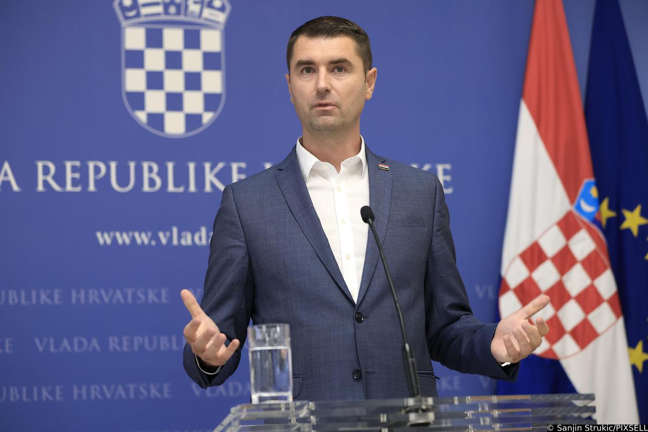Ministar gospodarstva i održivog razvoja Davor Filipović obratio se medijima