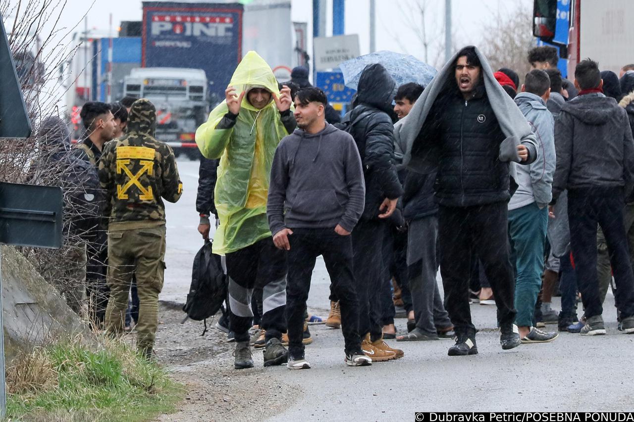 Reportaža o pograničnim mjestima Hrvatske i Srbije gdje se nalaze migranti