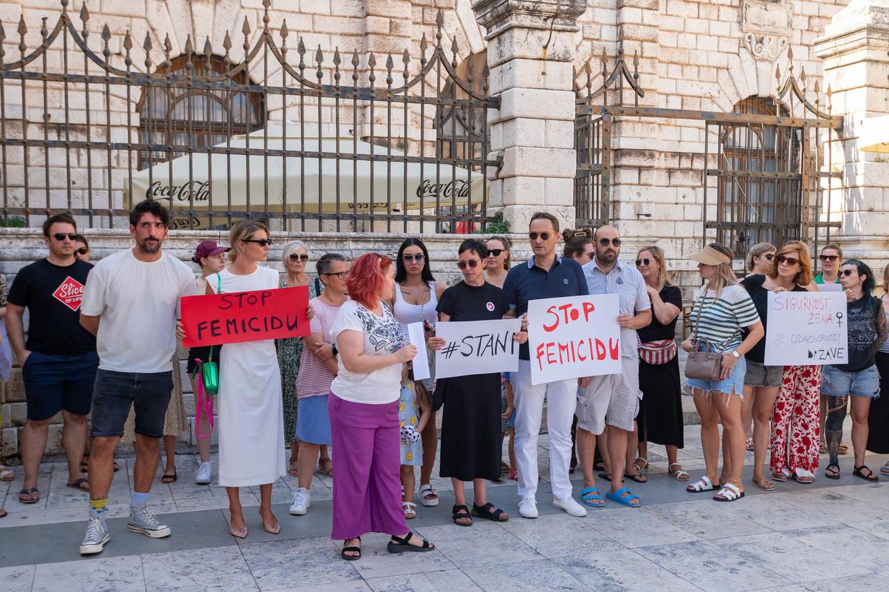Zadar: Tihana Lazović i Slavko Sobin sudjelovali na prosvjedu protiv nasilja nad ženama