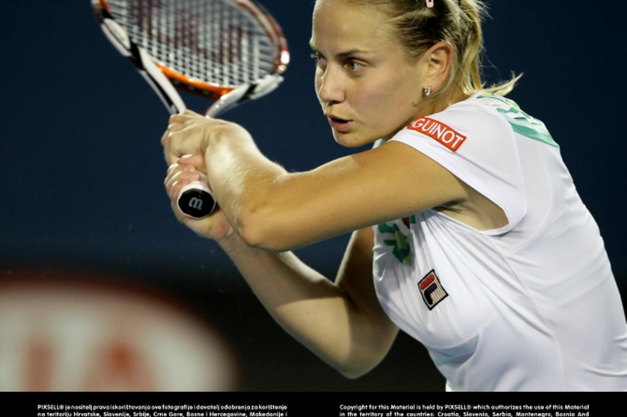 'Jelena Dokic (AUS)  in action against Alisa Kleybanova (RUS) on day 7 of the Australian Open Tennis , 25-1-09Photo: Press Association/PIXSELL'