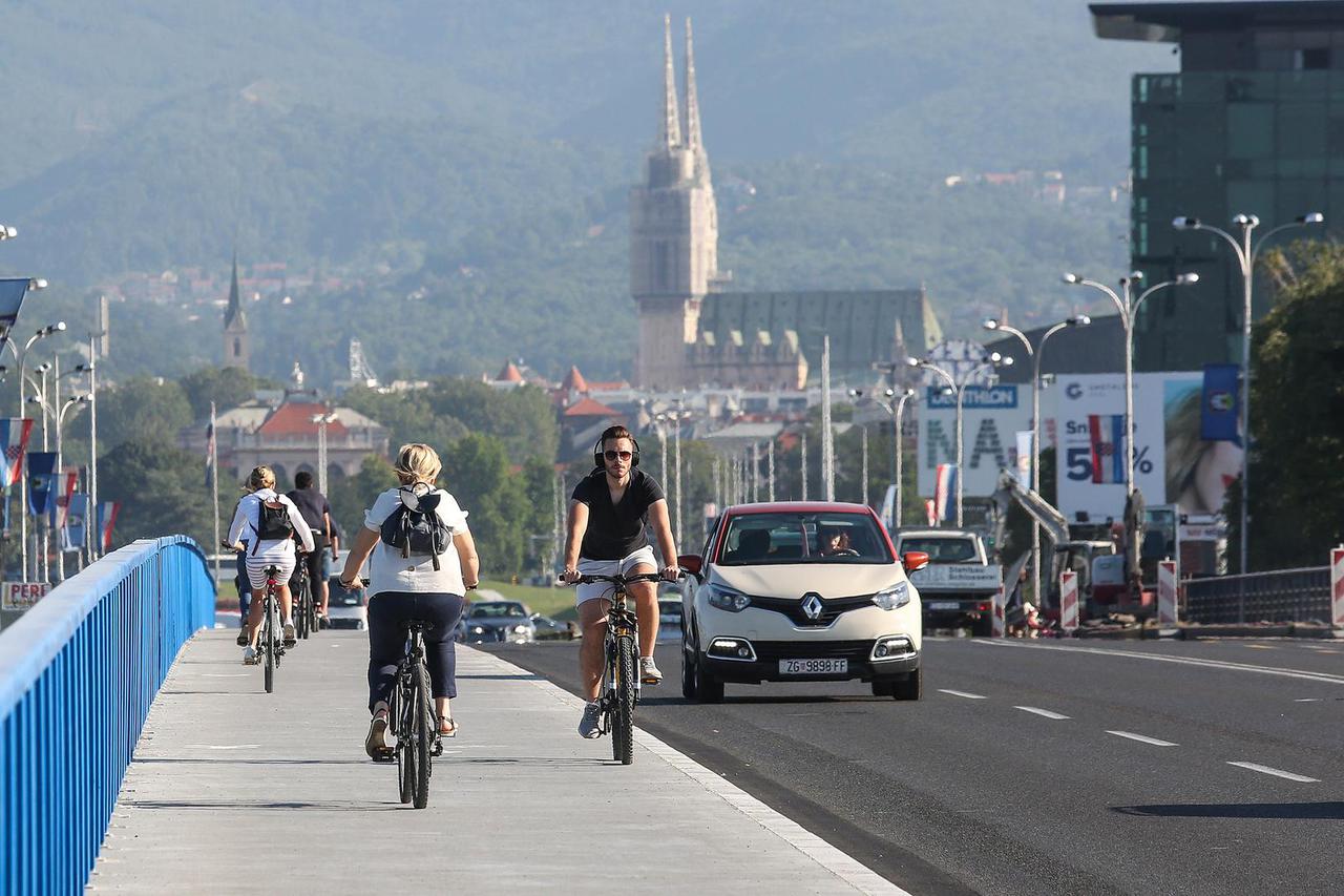 Zagreb: Radovi na drugoj strani mosta Slobode, obnovljena strana otvorena za pješake i bicikliste